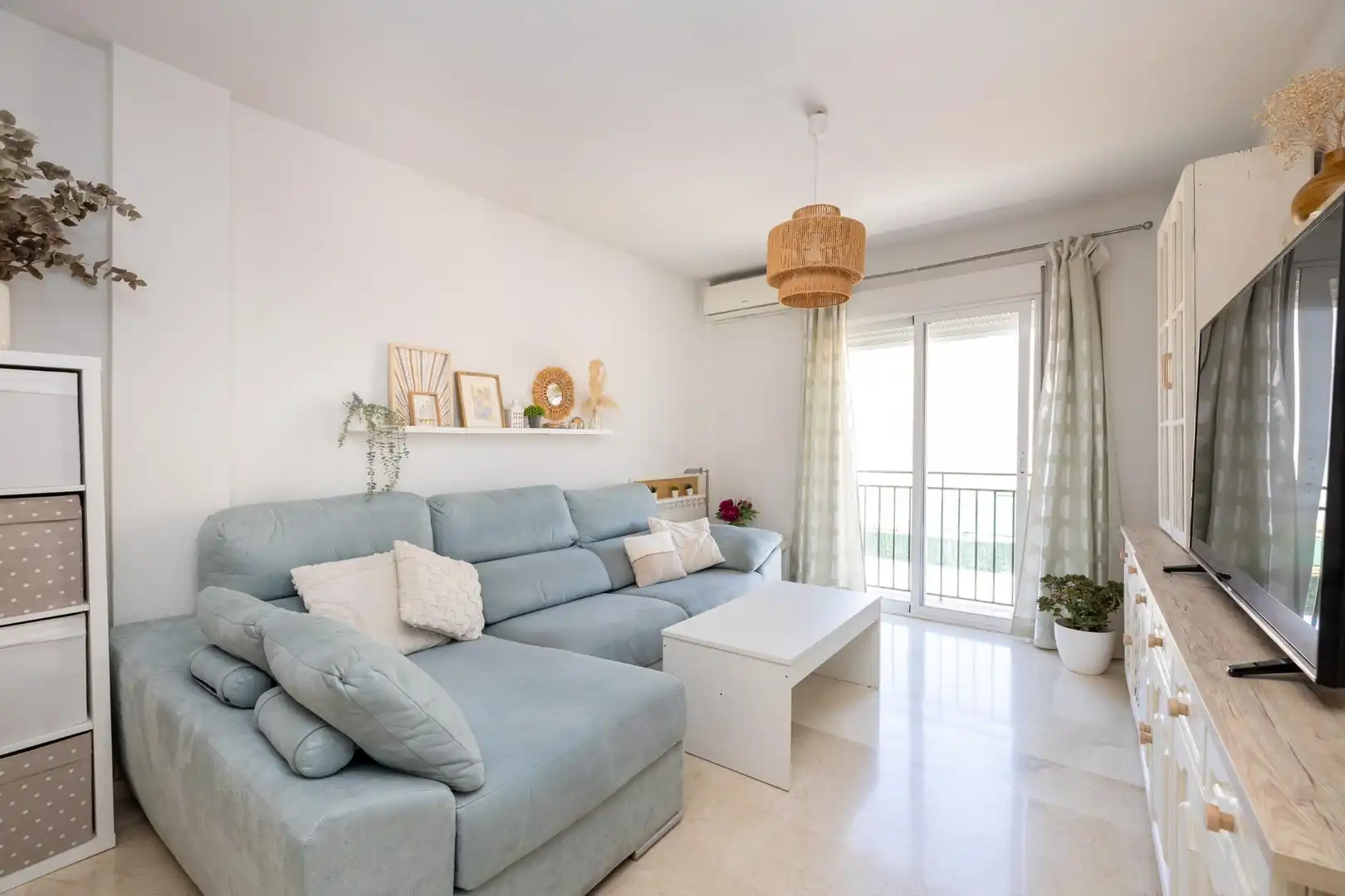 Sala de estar de Piso en venta en Churriana de la Vega con Aire acondicionado, Calefacción y Balcón
