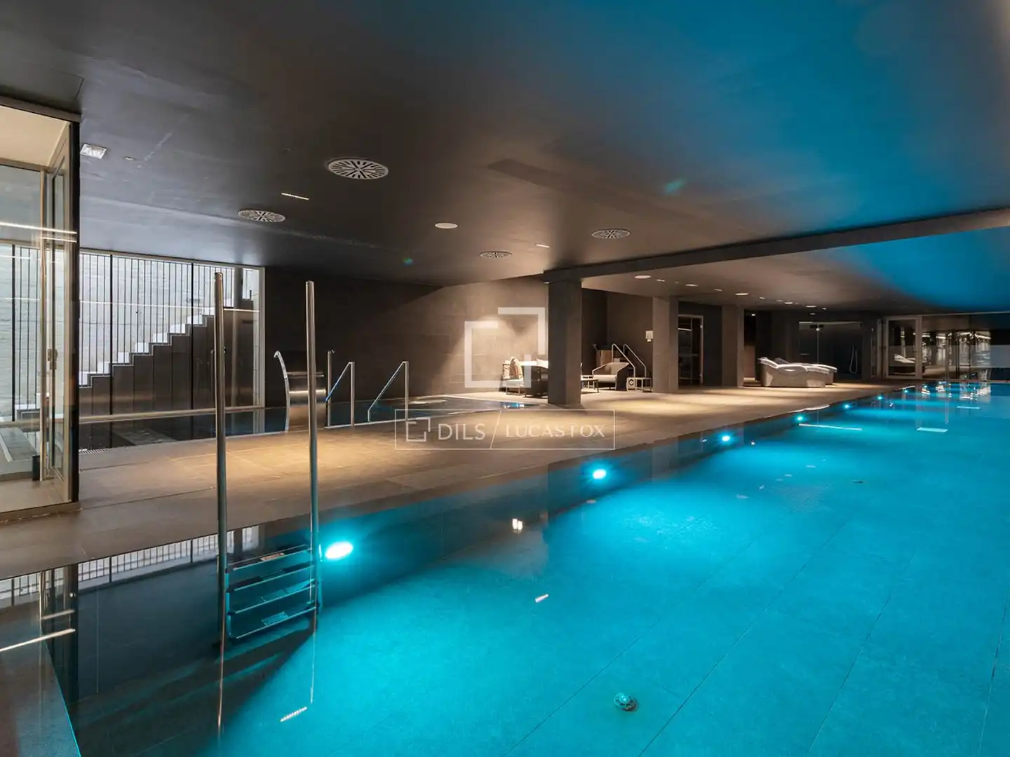 Piscina de Piso en venta en Barcelona con Aire acondicionado, Calefacción y Terraza