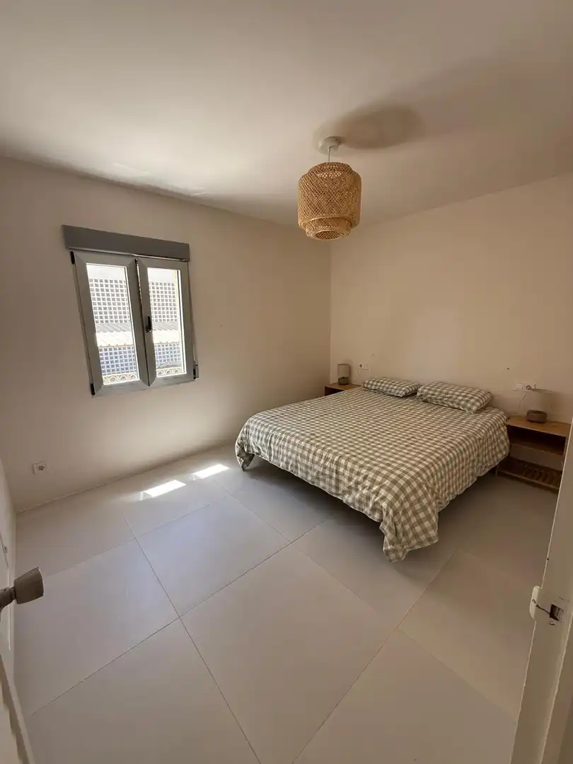 Schlafzimmer von Wohnung zur Miete in Valencia mit Klimaanlage, Terrasse und Möbliert