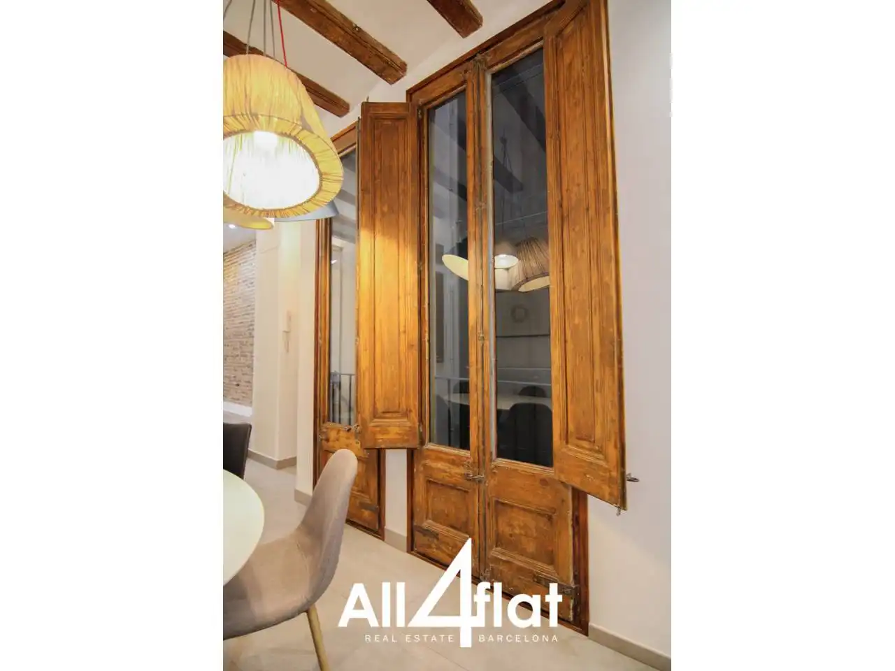 Flat with terrace for sale in Calle Nou de la Rambla, imagen 4