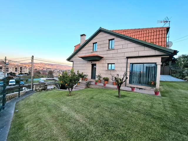 Casa-chalet en Venta en Camiño Viloura en Sardoma - Castrelos
