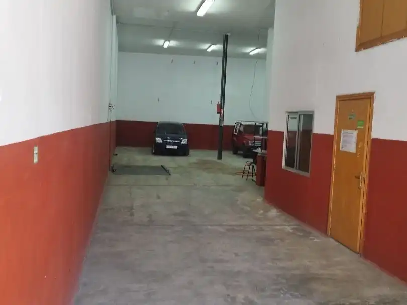 Local de alquiler en Cabrero