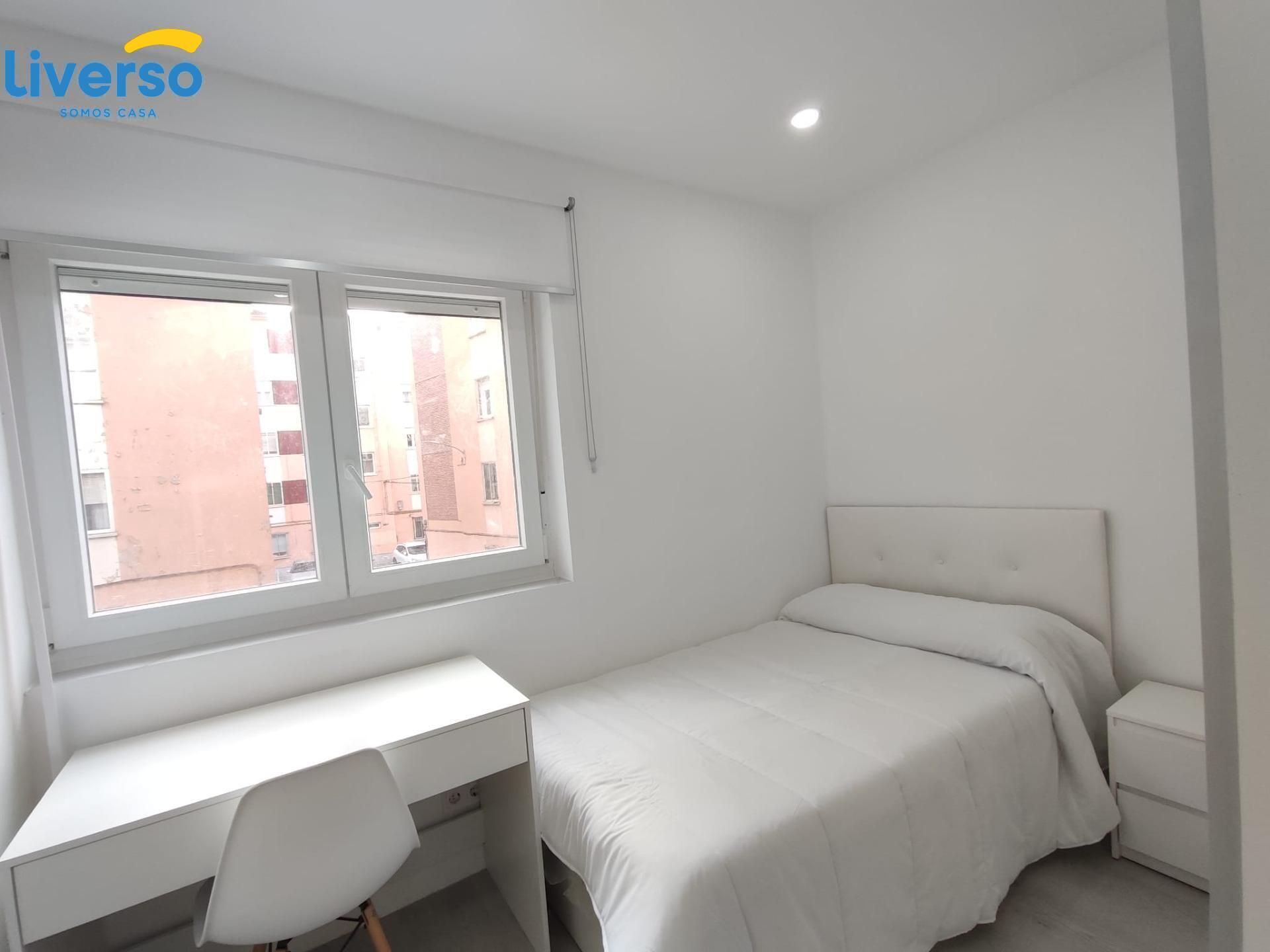 Dormitori de Pis per a compartir en Burgos Capital amb Balcó