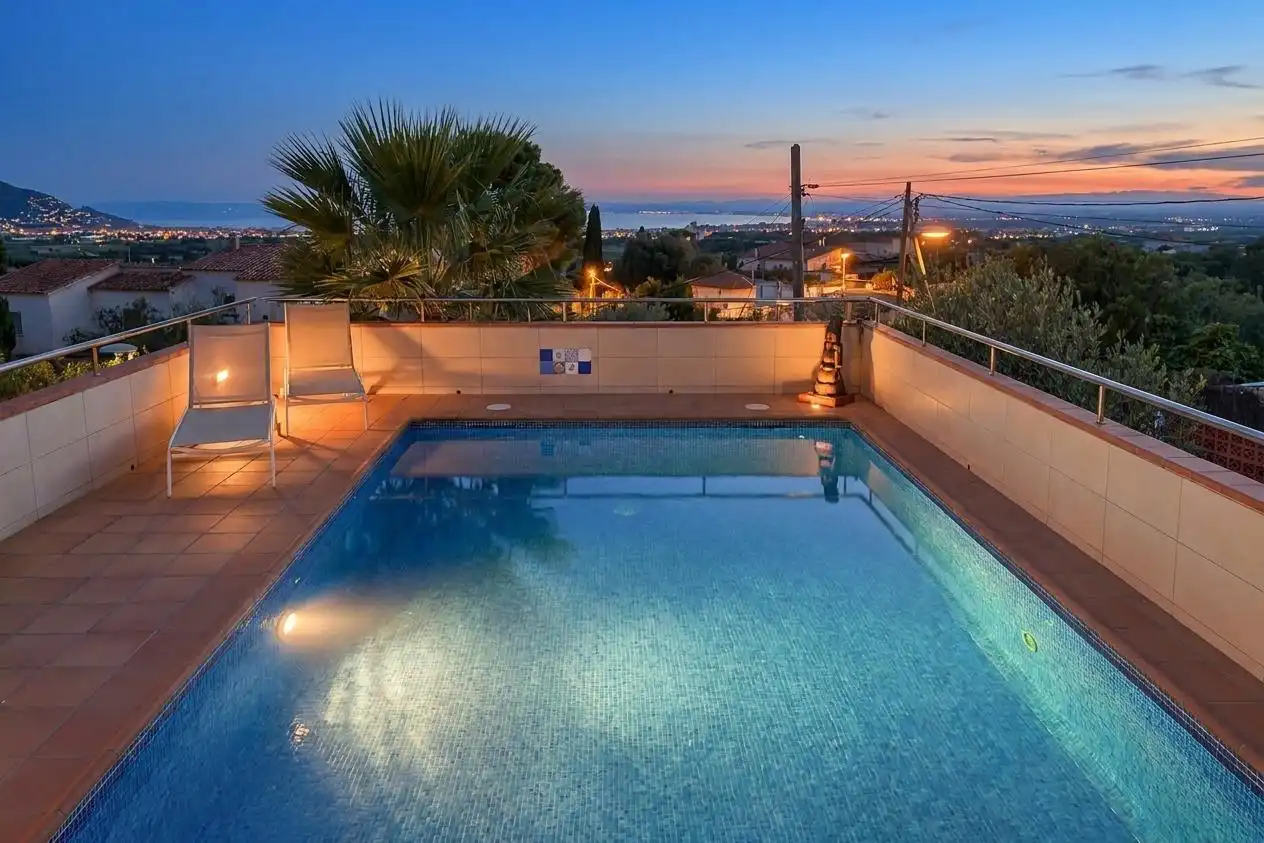 Casa con terraza en venta en Calle DE NAVARRA