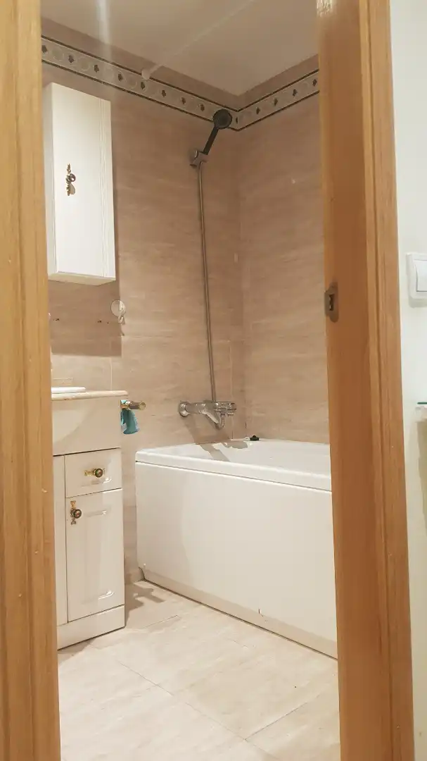 Bany de Apartament en venda en Vitoria - Gasteiz amb Calefacció, Parquet i Moblat