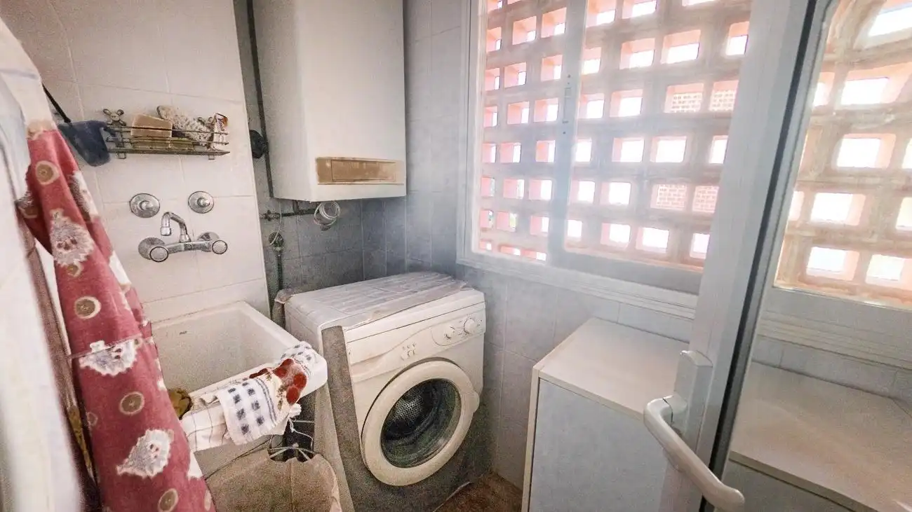 Badezimmer von Wohnung zum Verkauf in L'Alfàs del Pi mit Heizung, Privatgarten und Terrasse
