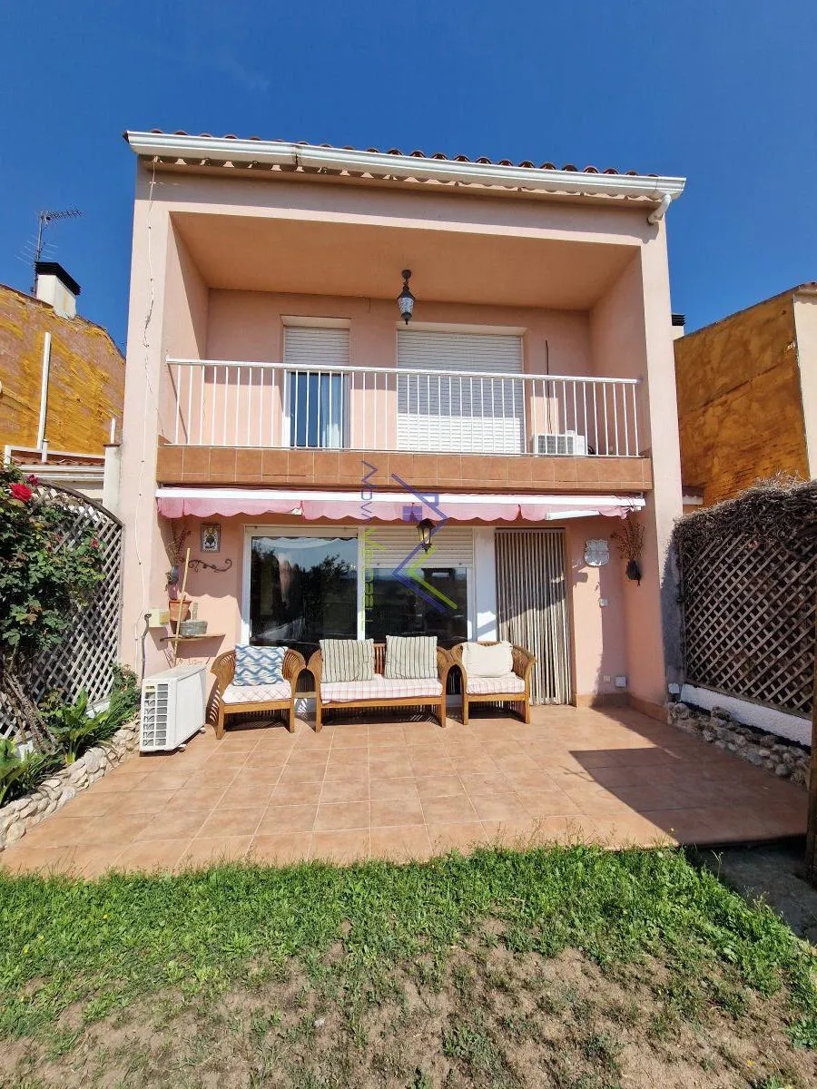 Terrassa de Casa adosada en venda en Banyeres del Penedès amb Aire condicionat, Calefacció i Terrassa