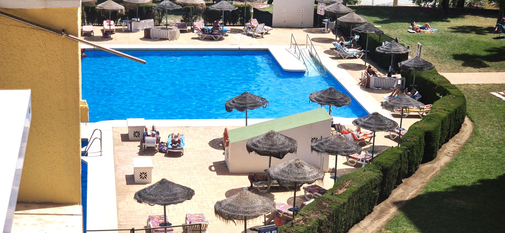 Piscina de Apartamento en venta en Benalmádena con Aire acondicionado, Amueblado y Piscina comunitaria