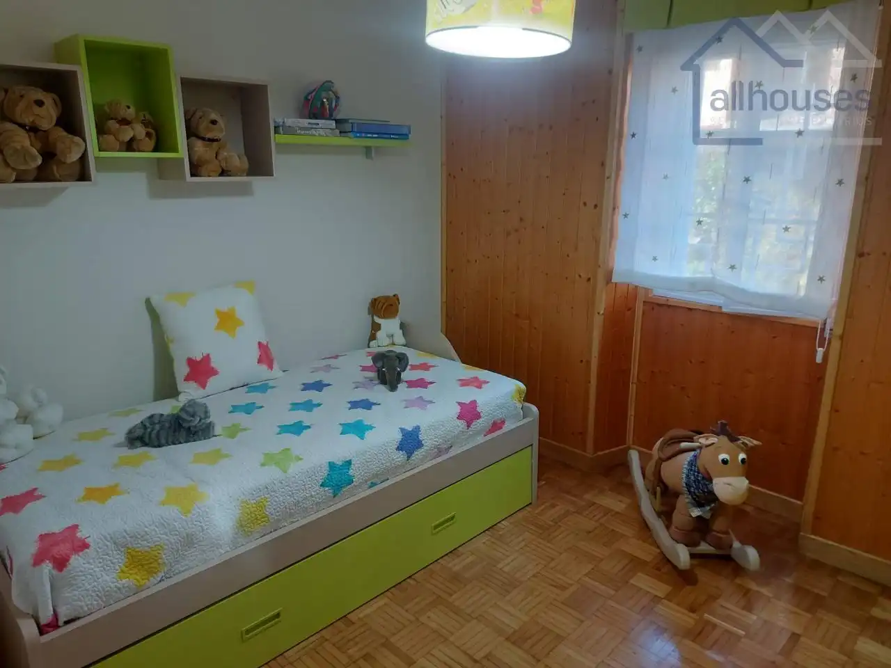 Habitación de Casa o chalet de alquiler en Vigo  con Calefacción, Jardín privado y Trastero