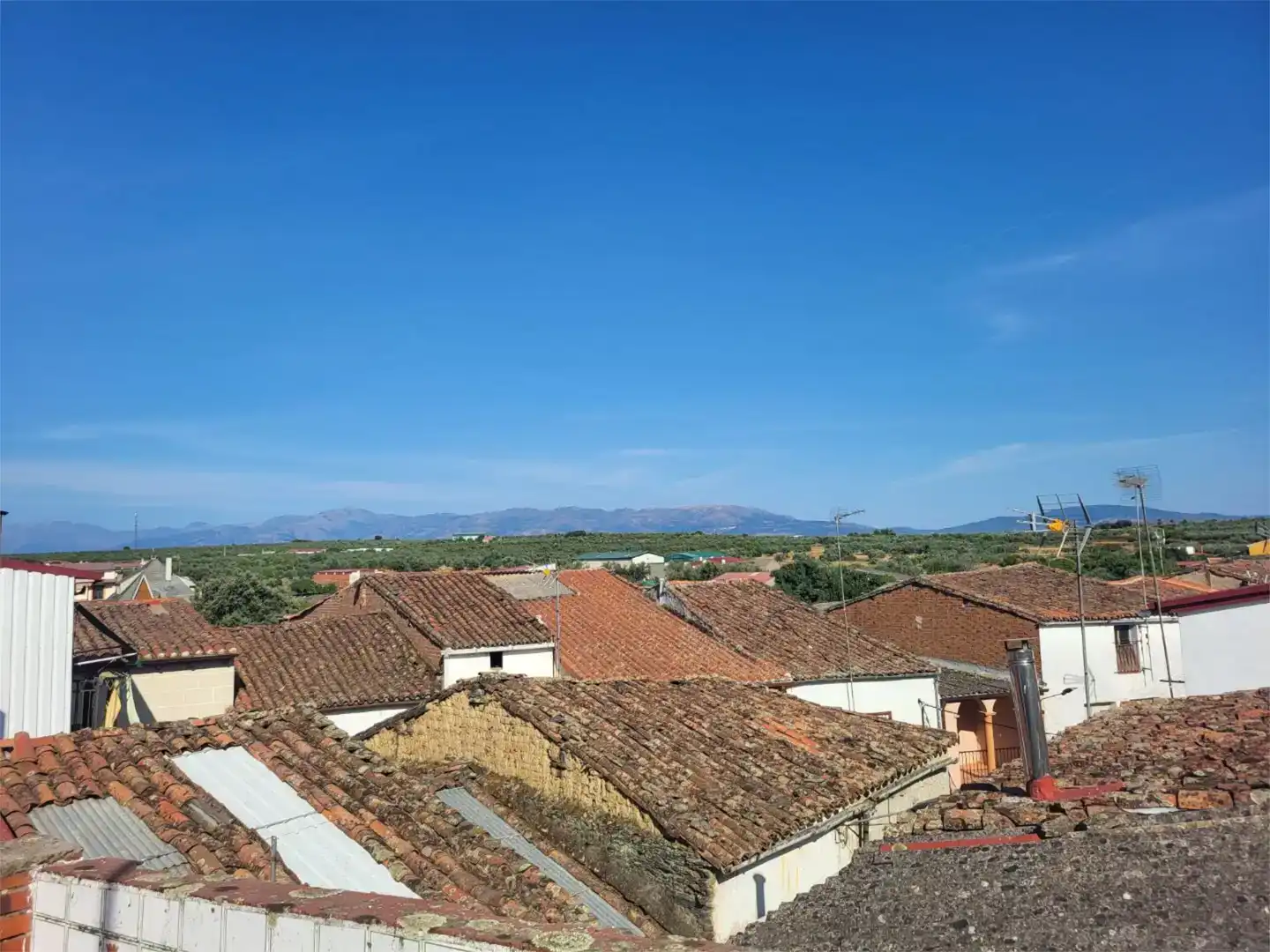 Vista exterior de Piso en venta en Ahigal con Trastero