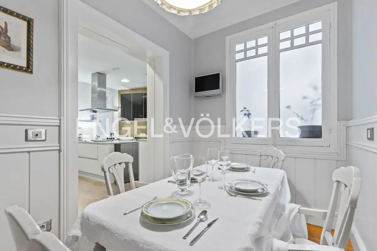 Comedor de Piso en venta en León Capital  con Calefacción y Balcón