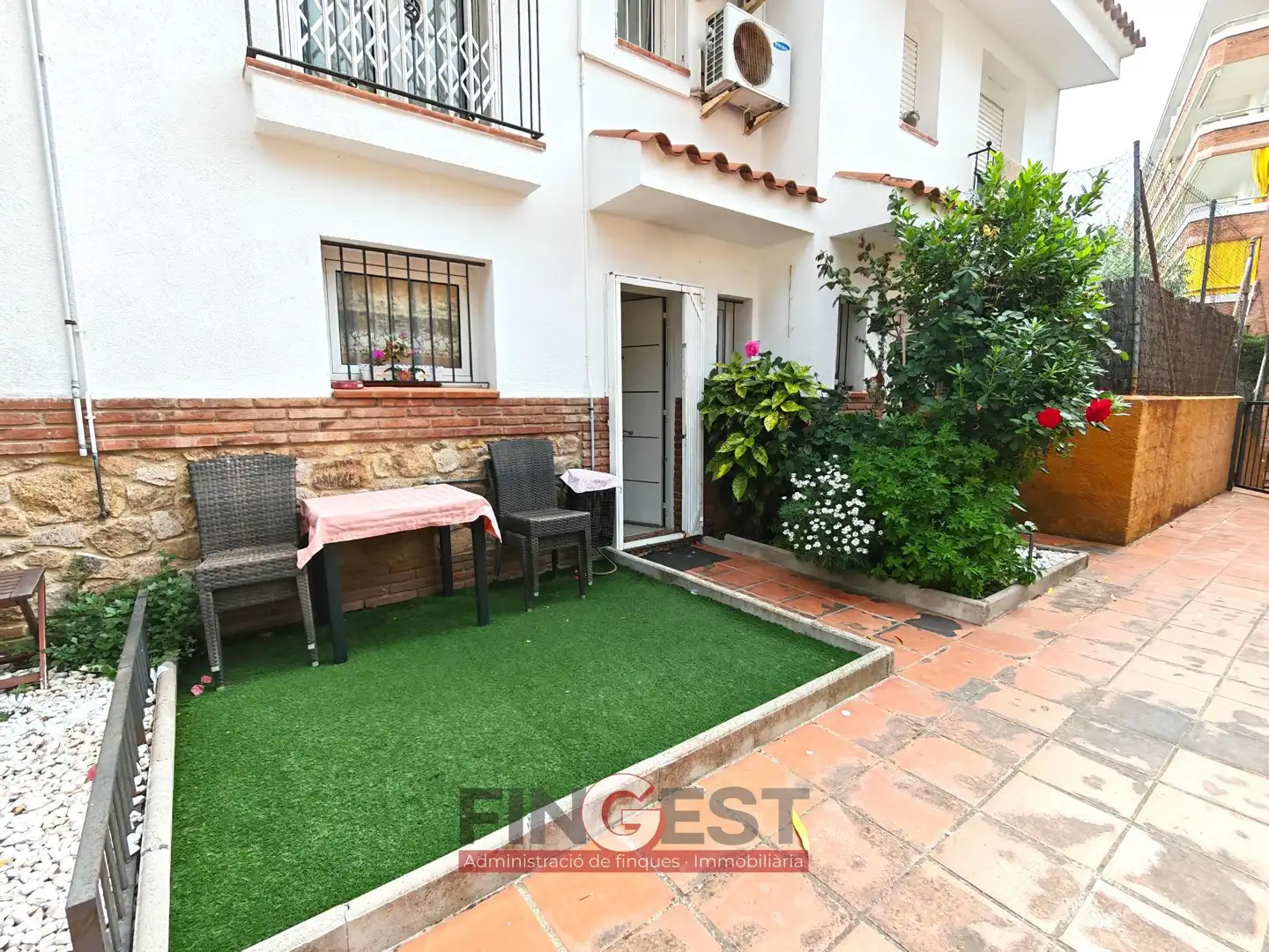 Vista exterior de Casa o xalet en venda en Lloret de Mar amb Aire condicionat, Calefacció i Jardí privat