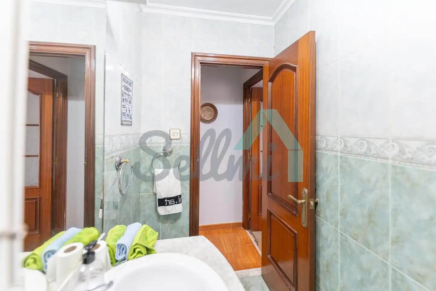 Bathroom of Flat for rent in Avilés  with Terrace and Furnished