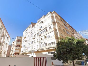 Piso con ascensor en venta en Calle CALPE