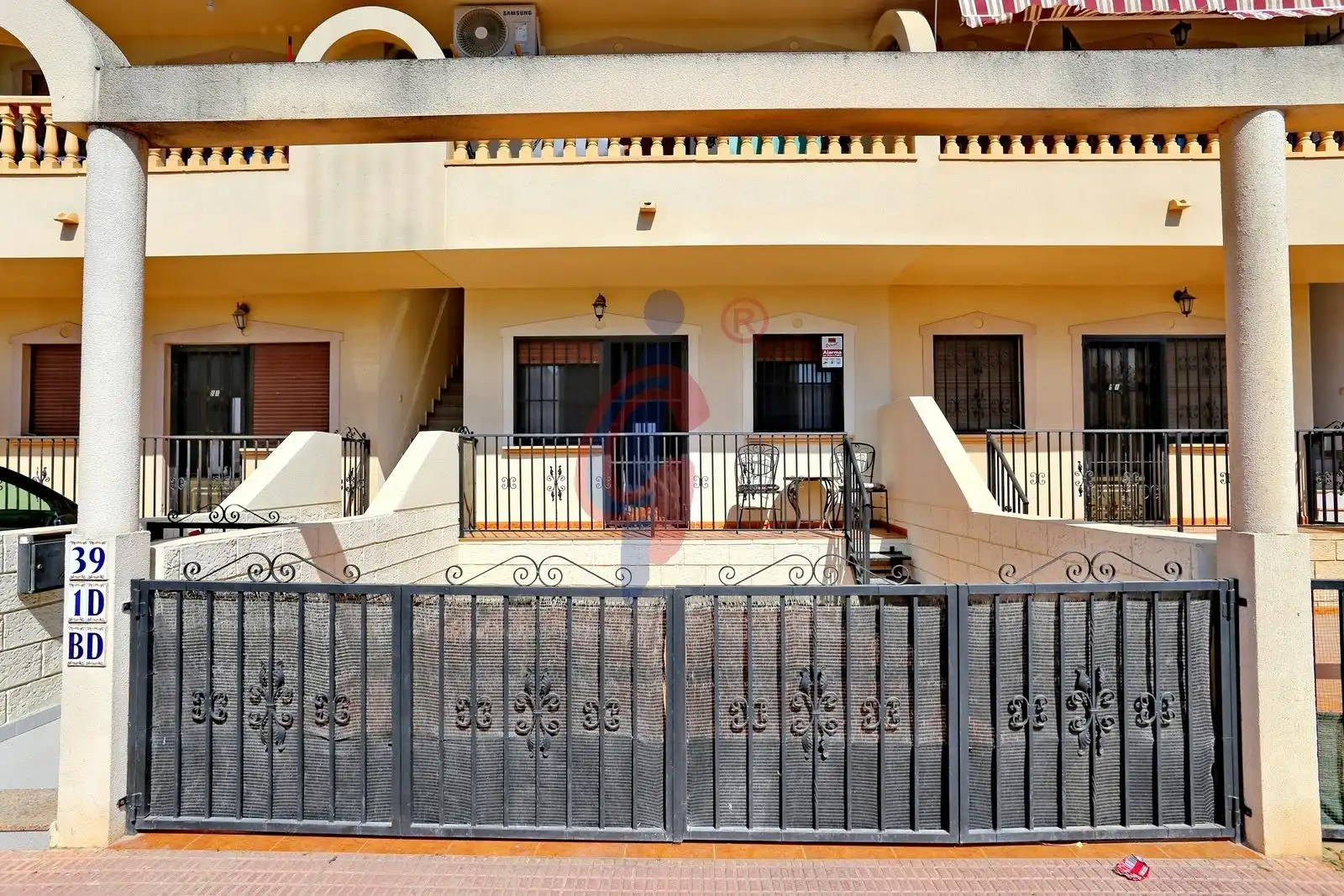 Vista exterior de Planta baja en venta en Daya Nueva con Jardín privado, Terraza y Amueblado