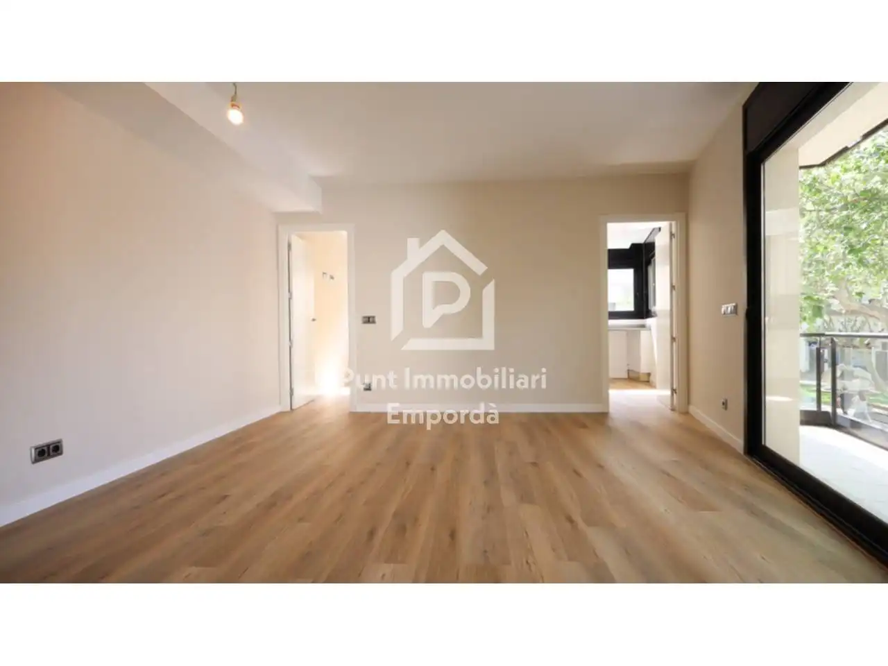 Flat for sale in Llançà  with Air Conditioner, Heating and Parquet flooring