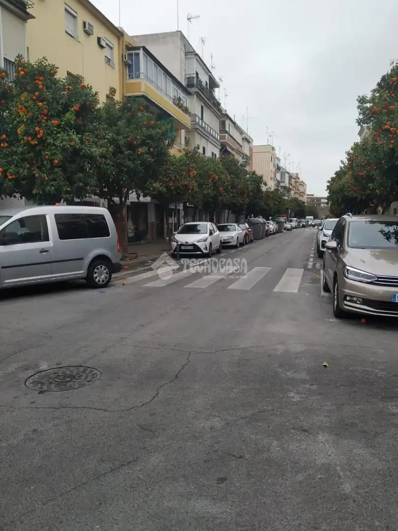 Vista exterior de Pis de lloguer en Sevilla amb Aire condicionat