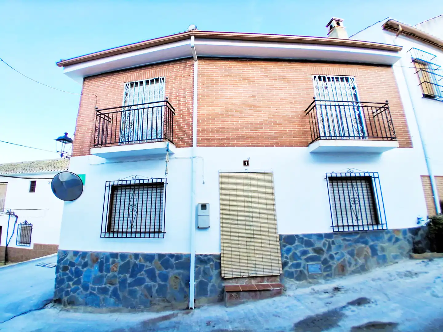 Vista exterior de Casa adosada en venda en Píñar