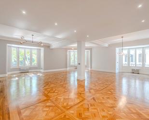 Dining room of Flat to rent in  Madrid Capital  with Air Conditioner