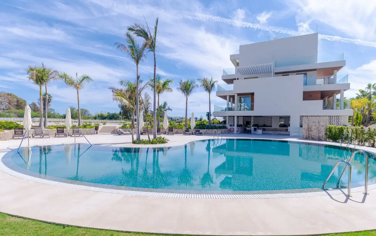Swimming pool of Flat for sale in Marbella  with Air Conditioner, Terrace and Internet