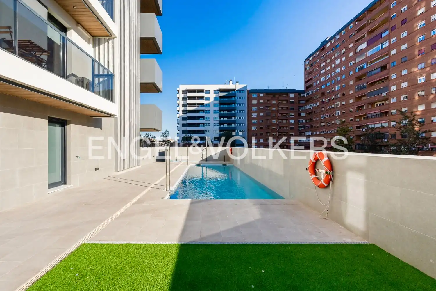 Swimming pool of Flat for rent in Valencia  with Air Conditioner, Heating and Terrace