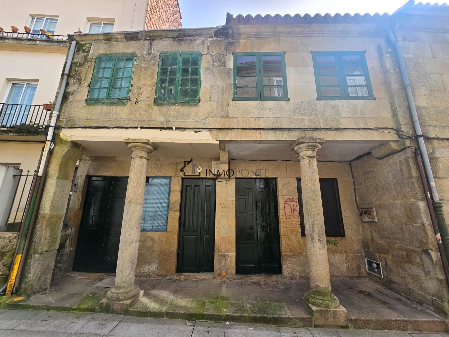 Außenansicht von Einfamilien-Reihenhaus zum Verkauf in Pontevedra Capital 