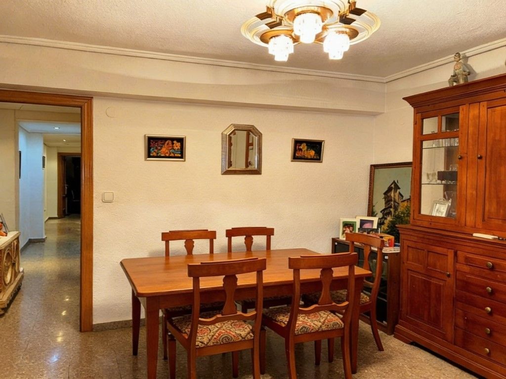 Menjador de Pis en venda en Xirivella amb Aire condicionat, Moblat i Balcó