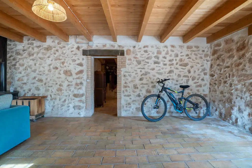Finca rústica en venta en Aldover con Jardín privado, Terraza y Amueblado