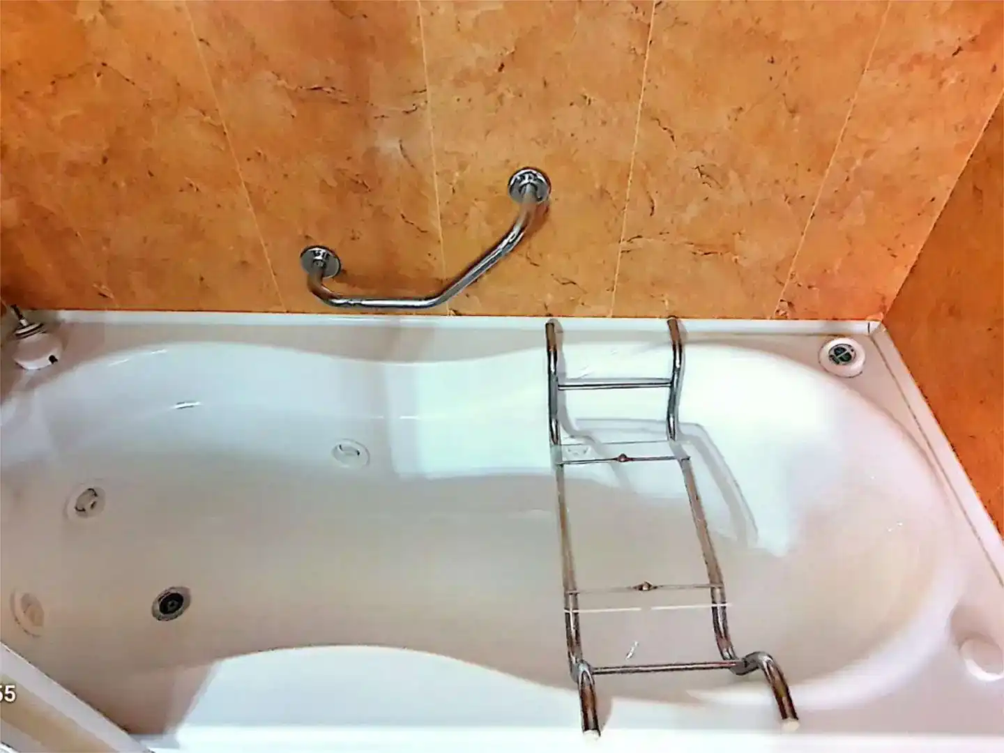 Bany de Pis en venda en Sevilla amb Jardí privat i Piscina