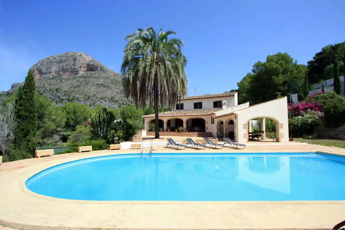 Casa con jardín en venta en Montgó - Ermita