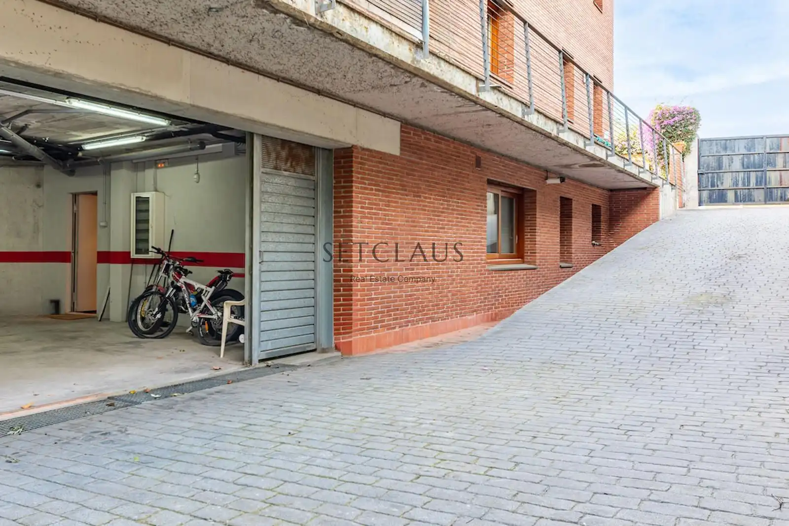 Vista exterior de Casa o xalet en venda en Cabrera de Mar amb Aire condicionat, Calefacció i Jardí privat
