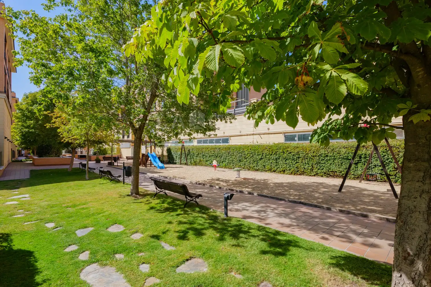 Vista exterior de Piso en venta en Parla Este