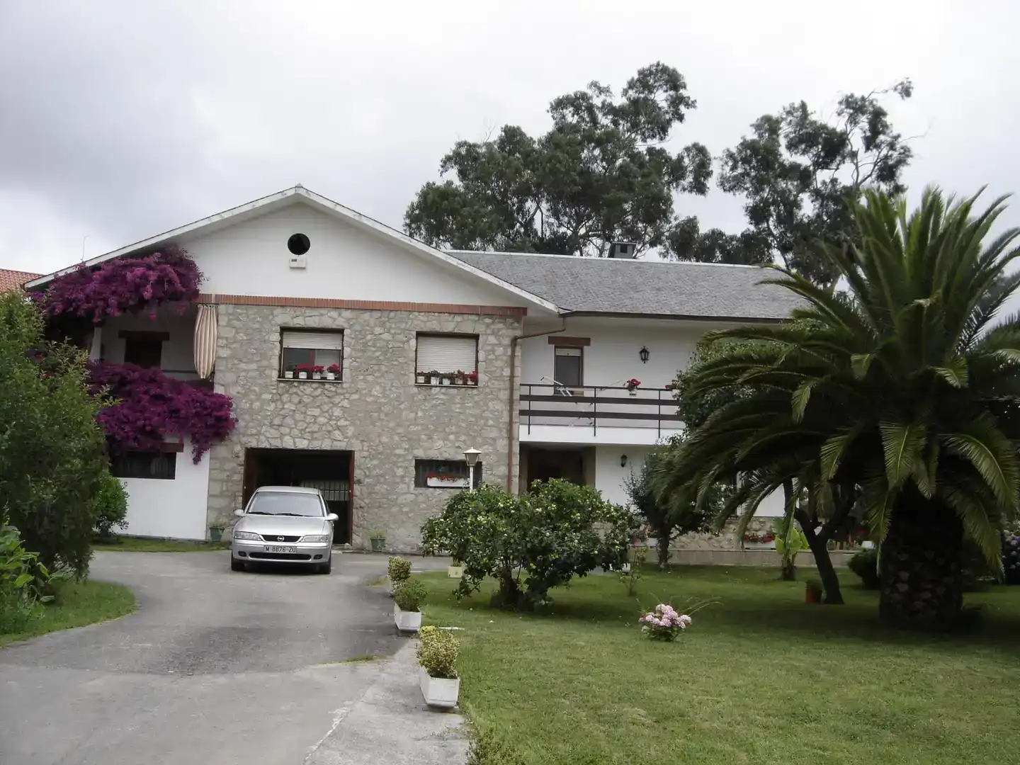Vista exterior de Casa o chalet en venta en Camargo con Balcón