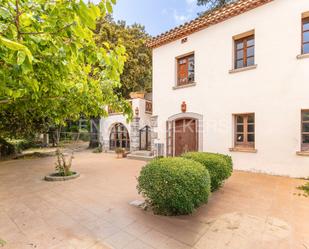 Vista exterior de Casa o xalet en venda en Òrrius amb Aire condicionat, Calefacció i Jardí privat