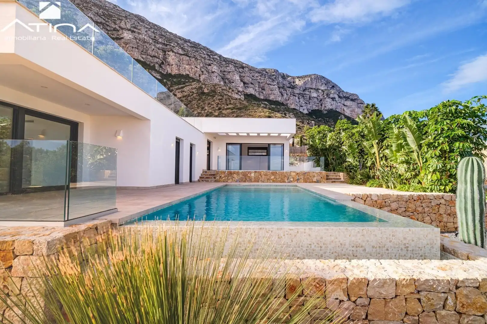 Swimming pool of Houses for sale in Dénia  with Air Conditioner, Terrace and Storage room