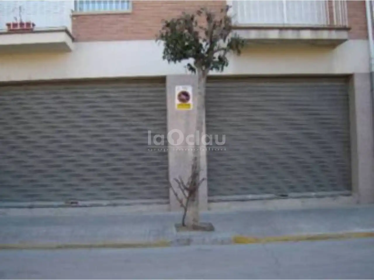Locale commerciale in vendita a Tona