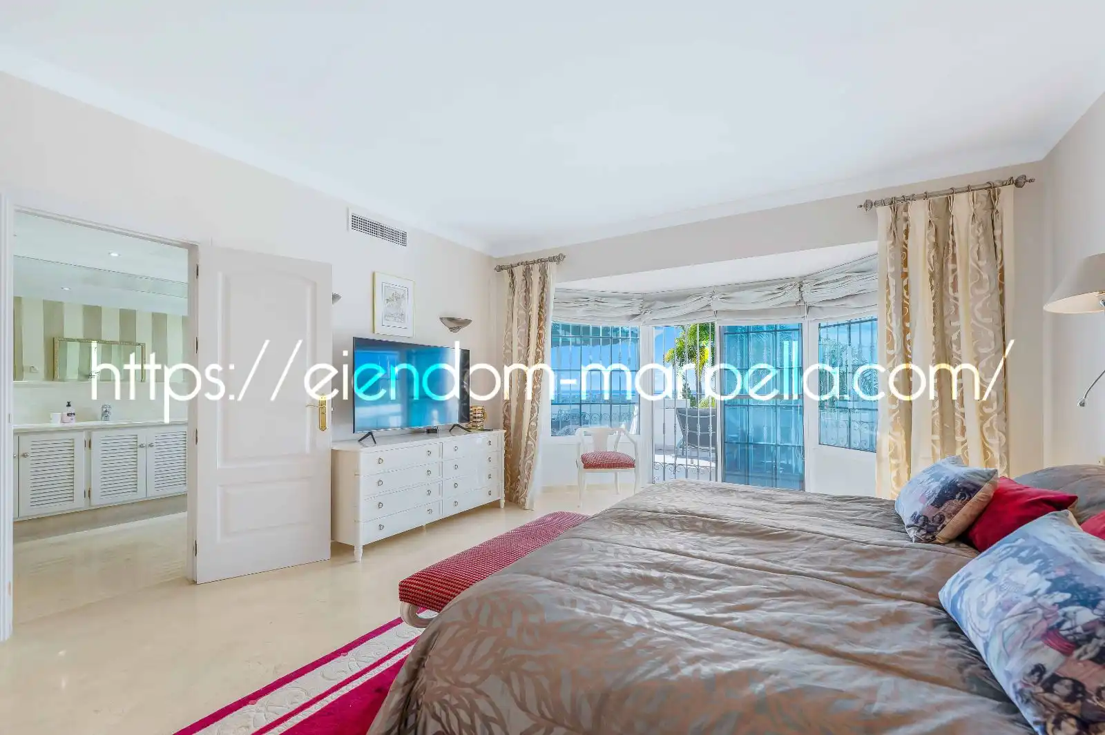 Chalet con piscina en venta en Elviria - Cabopino, imagen 23