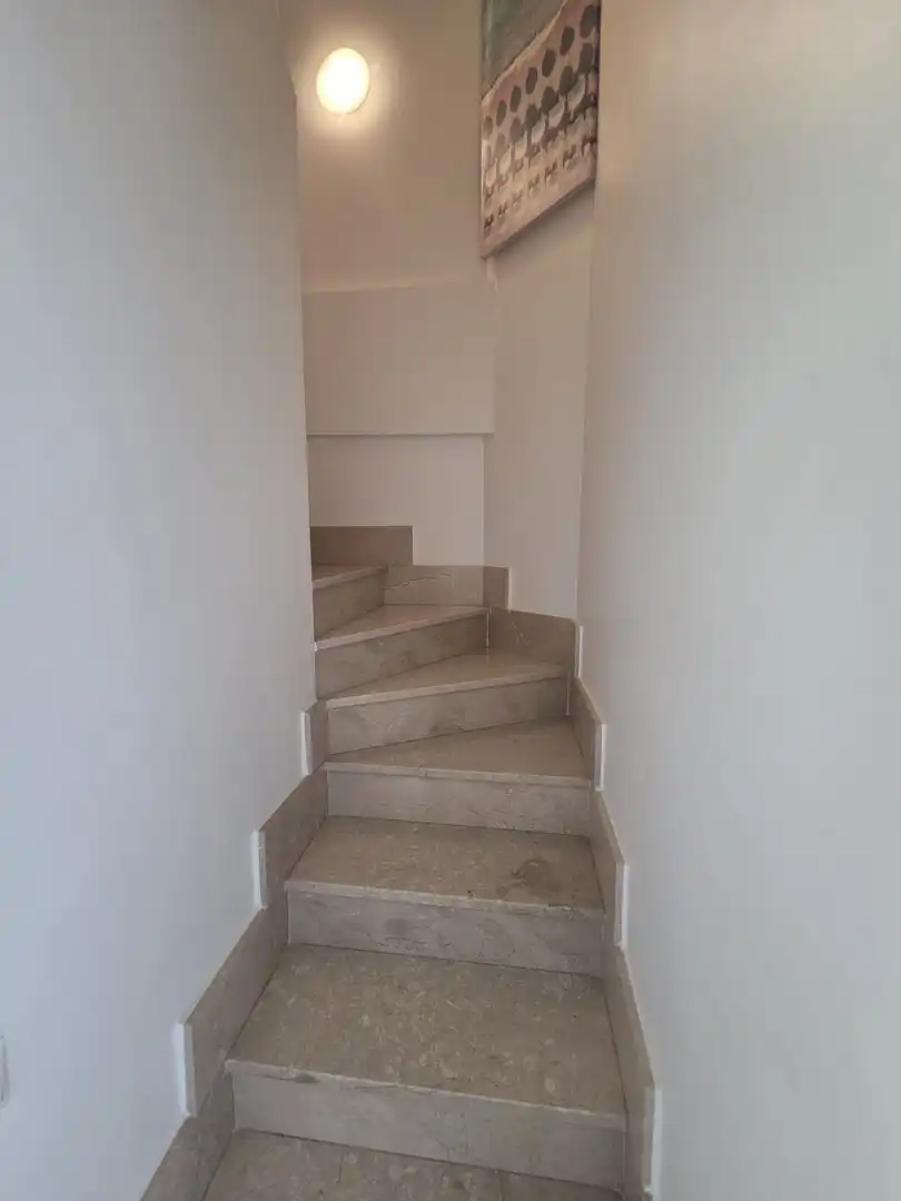 Maisonette zum Verkauf in Cobeña mit Klimaanlage, Heizung und Terrasse