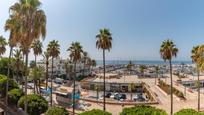 Vista exterior de Apartament en venda en Marbella amb Aire condicionat, Terrassa i Balcó