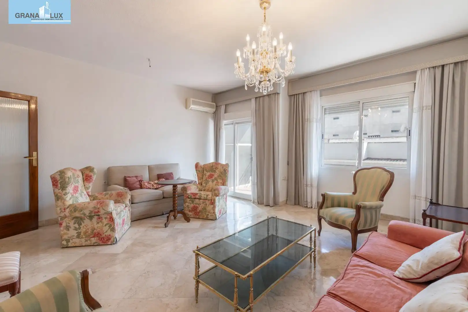 Sala de estar de Piso en venta en  Granada Capital con Terraza y Trastero