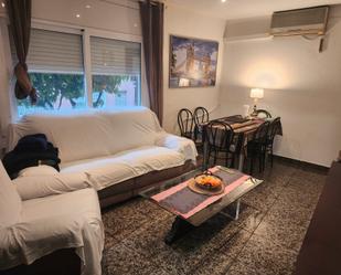 Sala d'estar de Pis en venda en Cornellà de Llobregat amb Aire condicionat i Forn