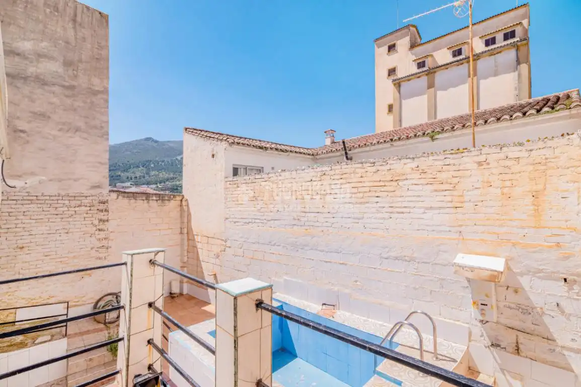 Vista exterior de Casa adosada en venta en Loja con Aire acondicionado, Calefacción y Jardín privado