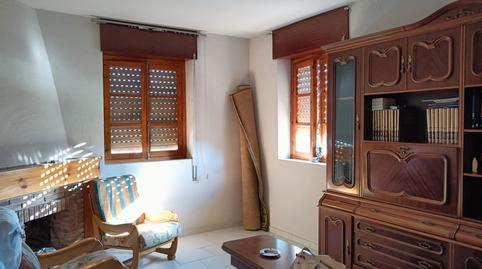 Foto 2 de Casa adosada en venda a Avenida de Barruelo, 6, Salinas de Pisuerga, Palencia