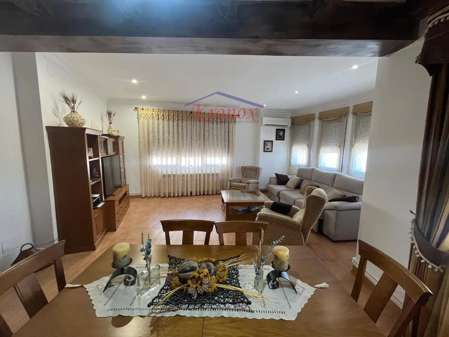 Sala d'estar de Casa o xalet en venda en Villarta de San Juan amb Aire condicionat, Calefacció i Terrassa