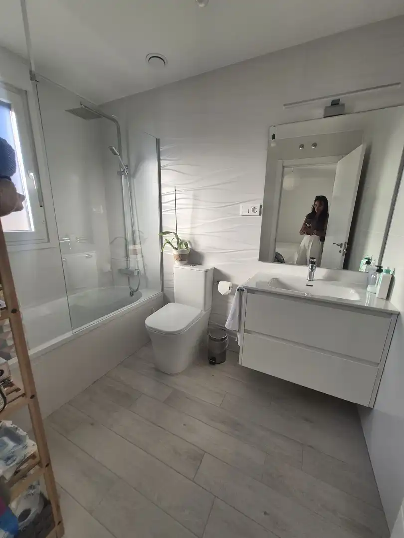Badezimmer von Wohnung zum Verkauf in Ávila mit Heizung, Terrasse und Abstellraum