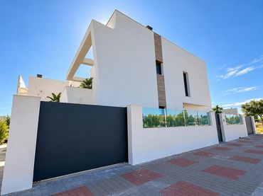 Bungalow mit Pool zum Verkauf in Calle Antonio el Patatero 3