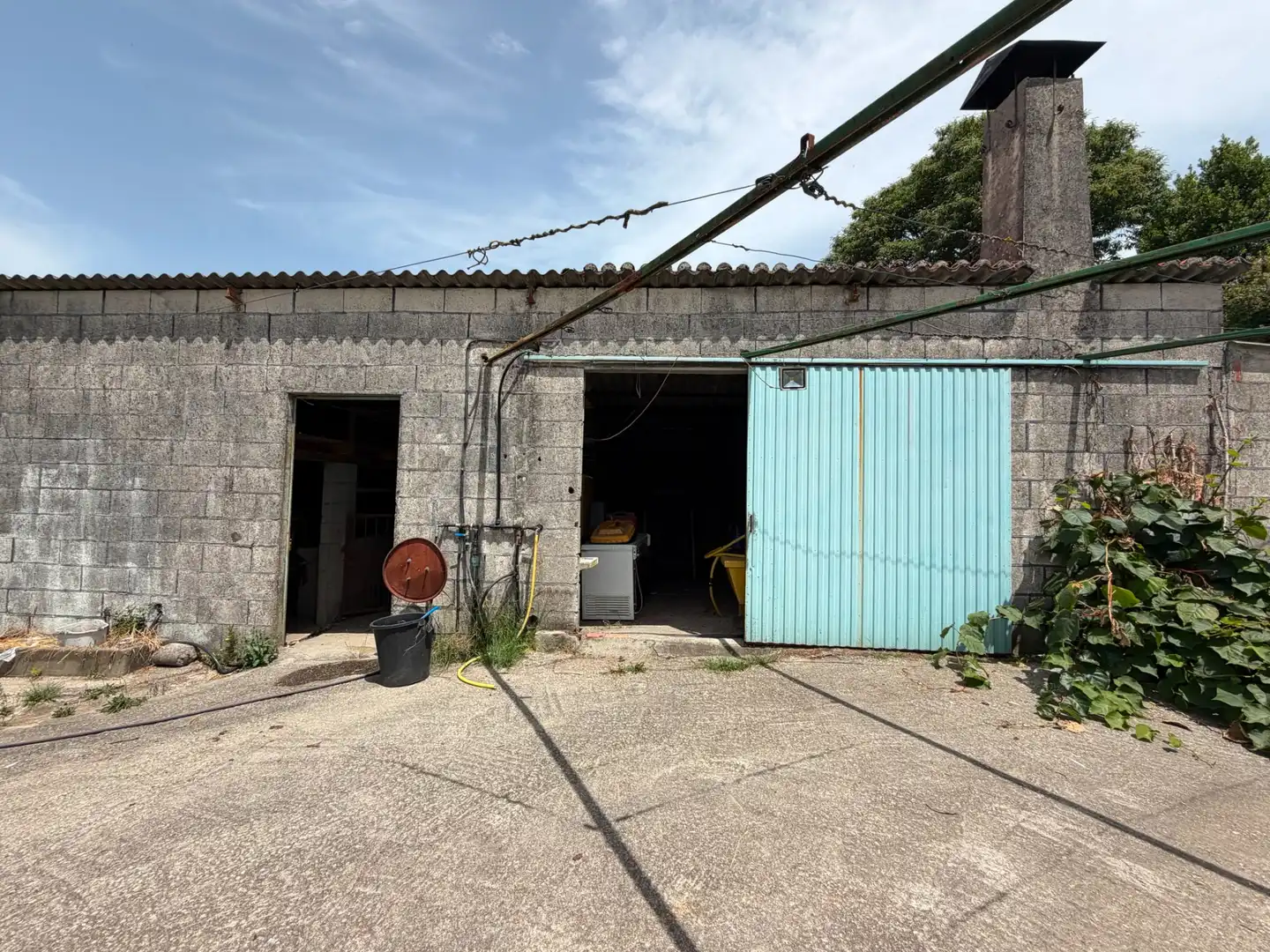 Vista exterior de Casa o xalet en venda en A Cañiza   amb Calefacció, Jardí privat i Parquet