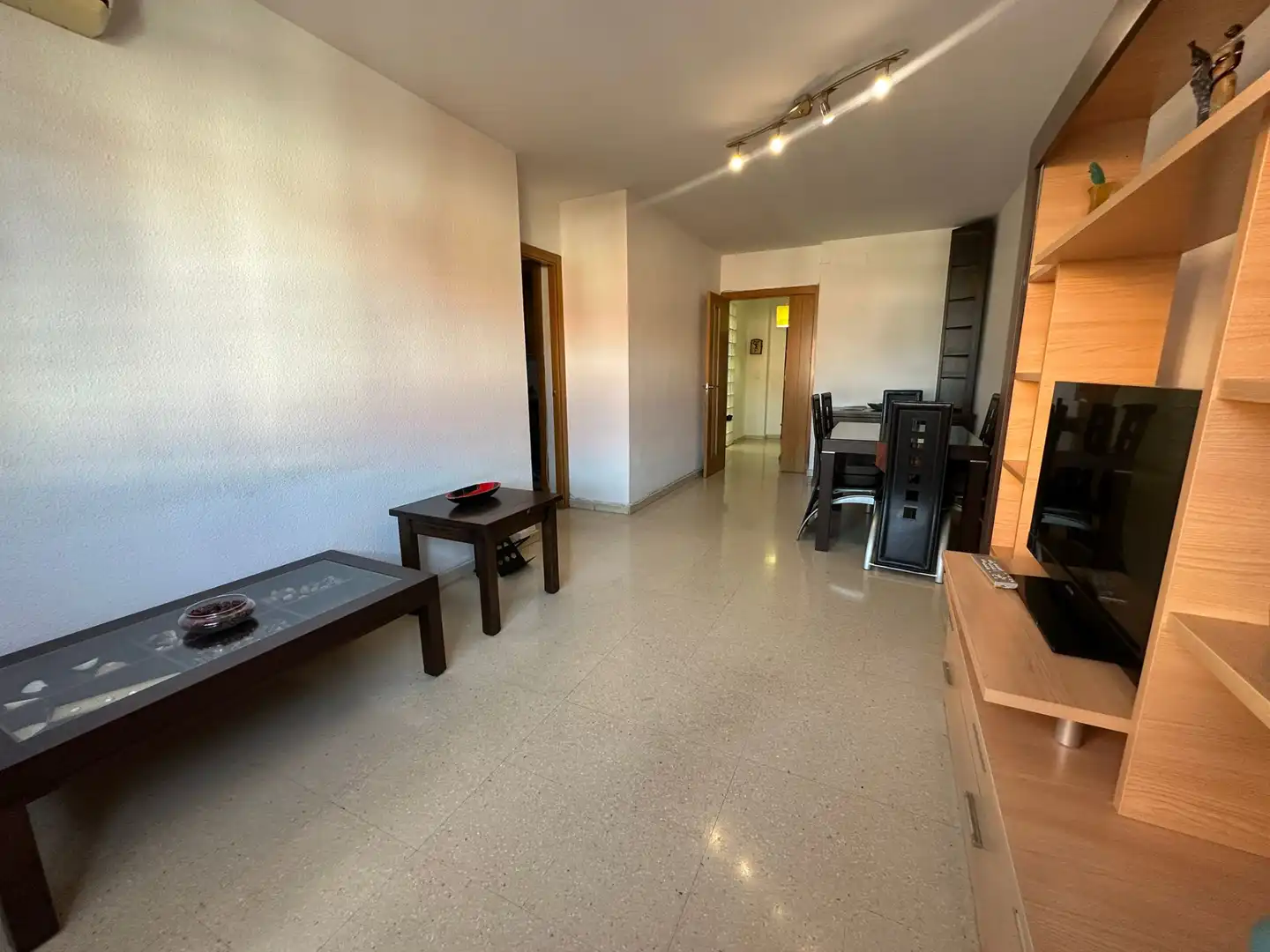 Wohnzimmer von Wohnung zum Verkauf in Camas mit Klimaanlage
