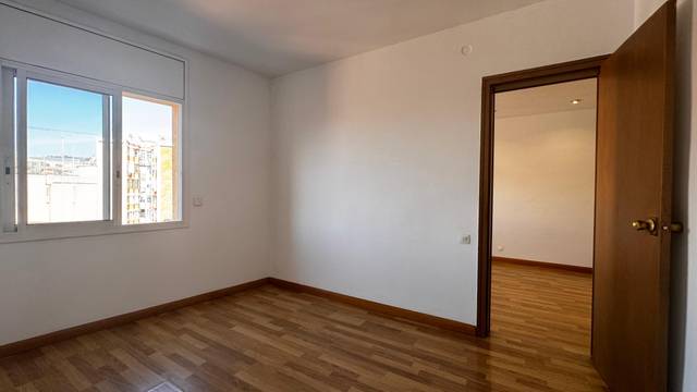 Piso en Venta en Avinguda Meridiana en El Camp de l'Arpa del Clot