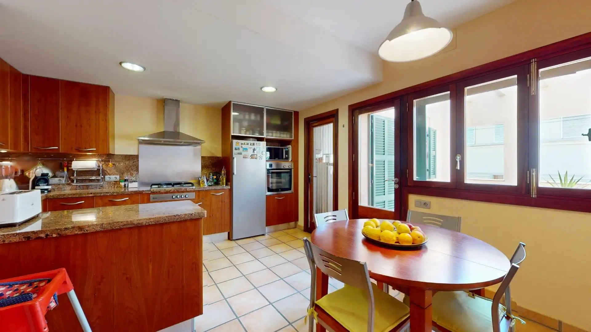 Cuina de Casa o xalet en venda en  Palma de Mallorca amb Aire condicionat, Jardí privat i Terrassa